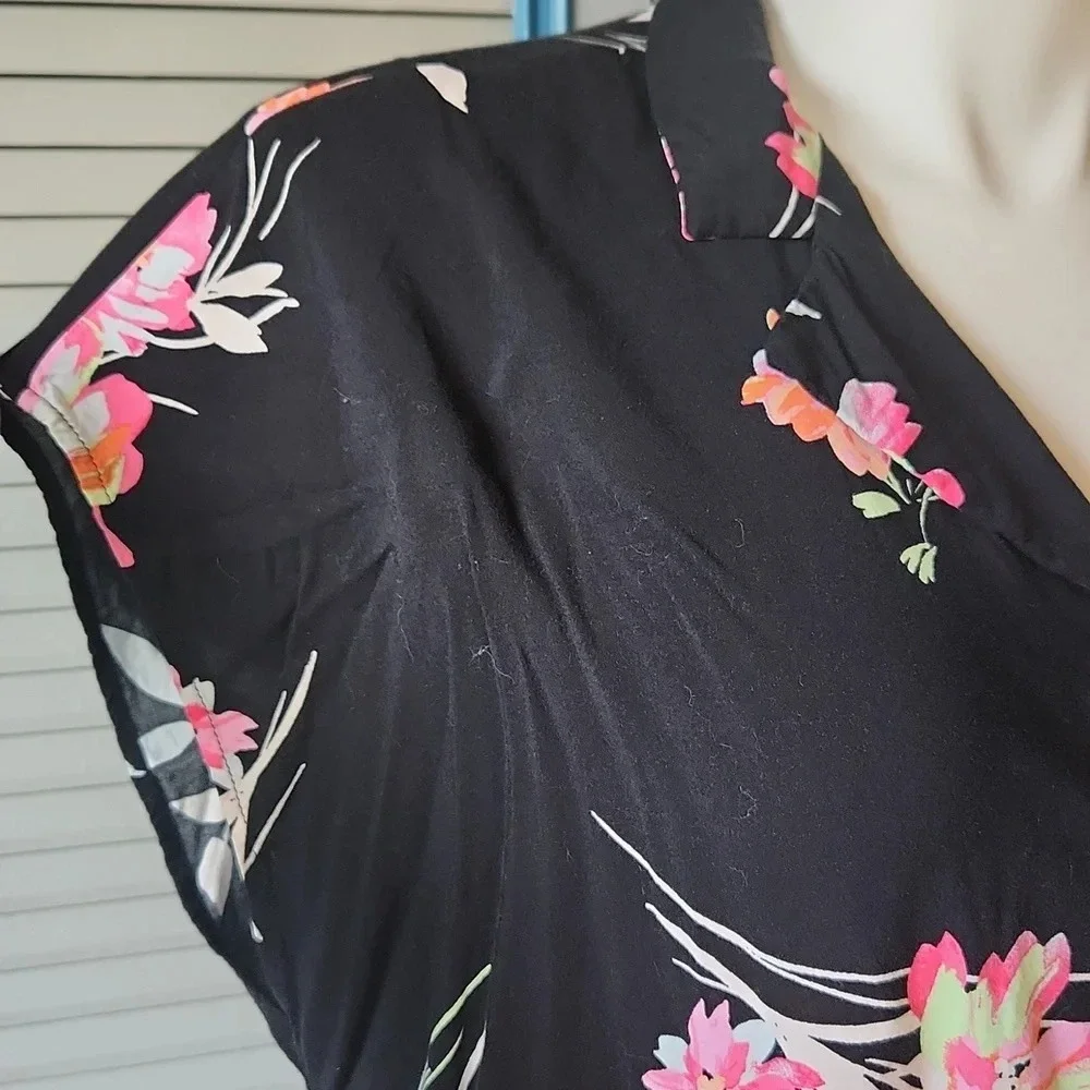 Torrid Black & Pink Floral Top - Picture 5 of 10